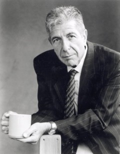 Leonard Cohen - Foto por Laszlo. © August 2001 Sony Music